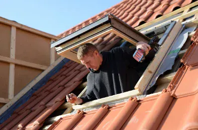 Pose de fenêtre de toit et velux par un couvreur à Saint-Avit-Saint-Nazaire